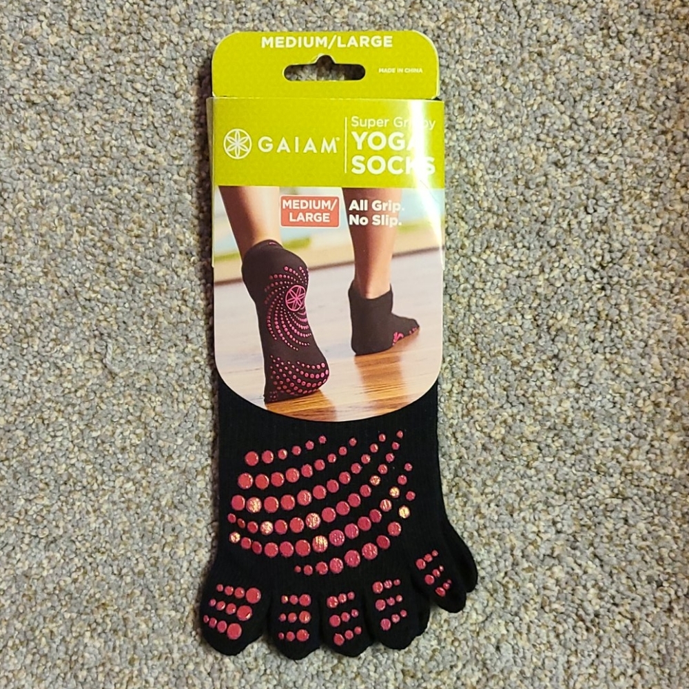 🆕️ Gaiam yoga socks med/lg